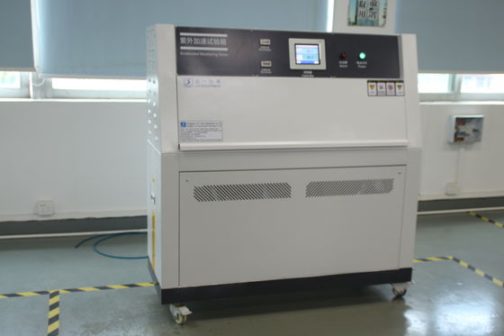 LIYI ISO4892 معيار التجوية بالأشعة فوق البنفسجية غرفة الاختبار UVA340 UVB313 أضواء UVA351