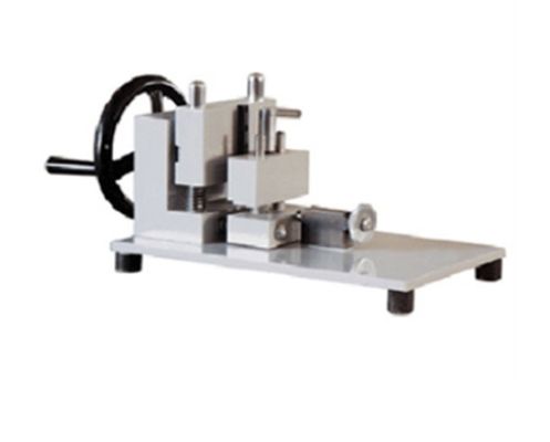 LIYI V نوع قطع آلة الإحراز اليدوي لعينة تأثير شاربي وإيزود
